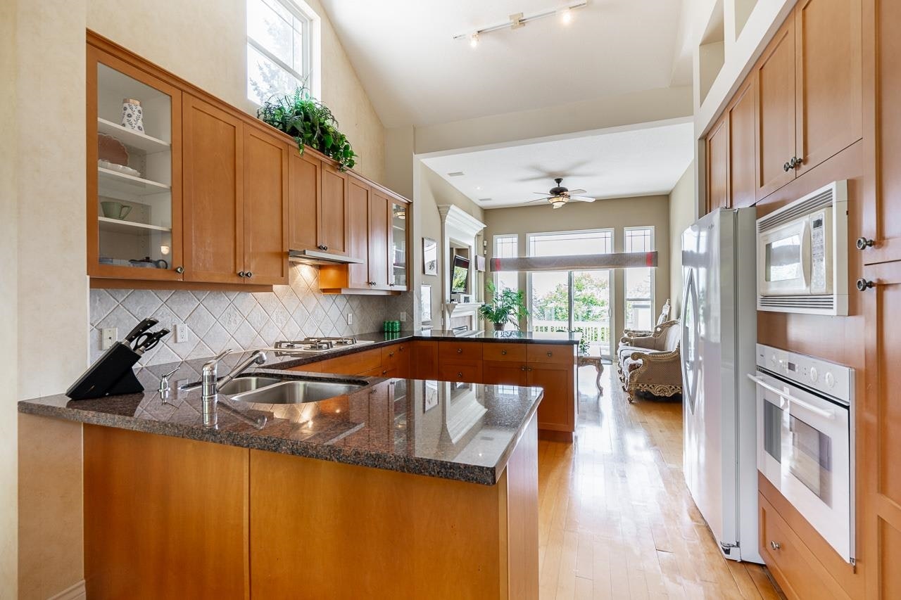 4918 Edendale Lane, West Vancouver, BC, V7W 3H7 - 12