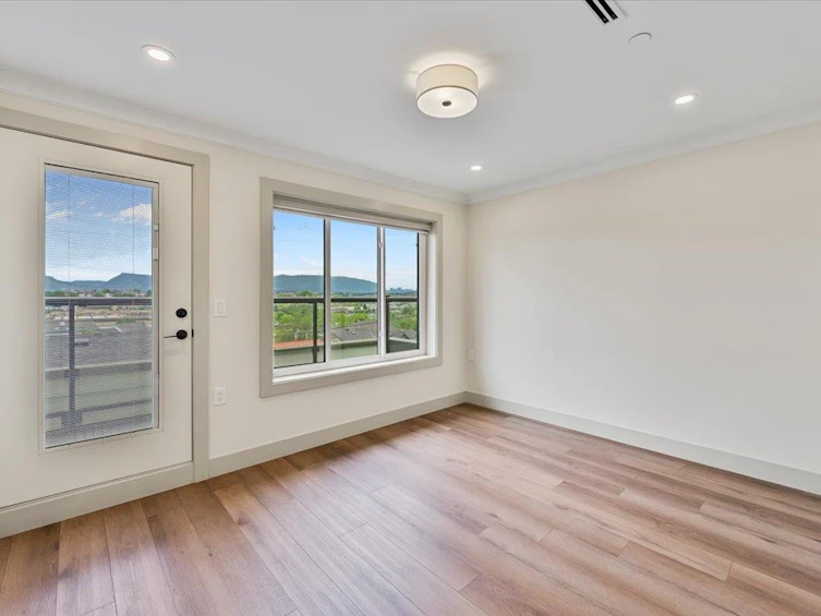 3179 E 16th Avenue, Vancouver, BC, V5M 2M7 - 21