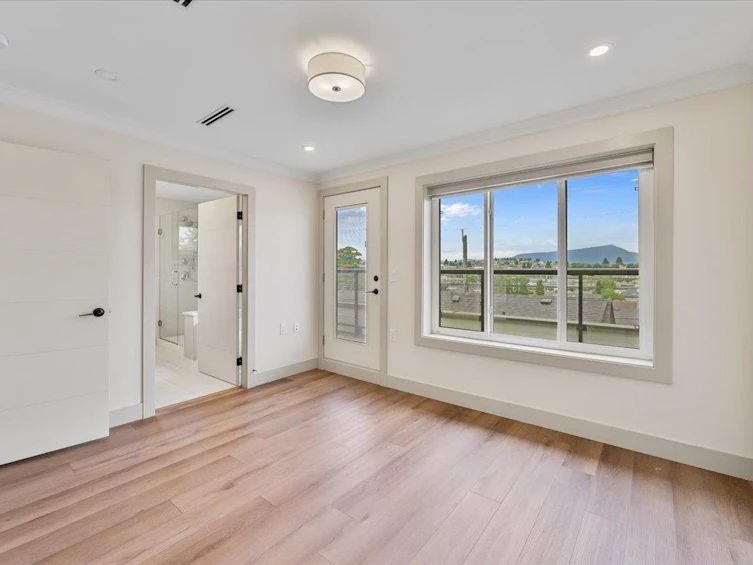 3179 E 16th Avenue, Vancouver, BC, V5M 2M7 - 23