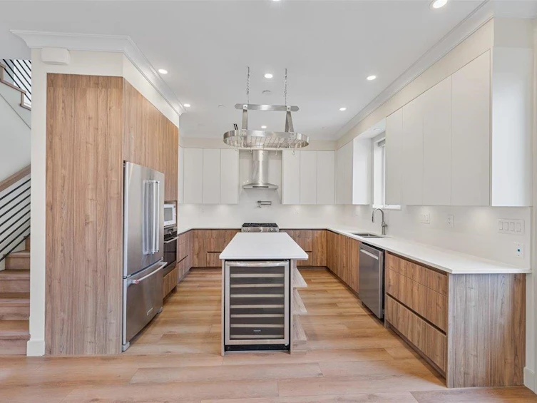 3179 E 16th Avenue, Vancouver, BC, V5M 2M7 - 38