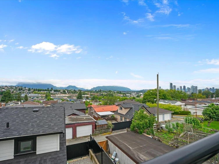 3179 E 16th Avenue, Vancouver, BC, V5M 2M7 - 25