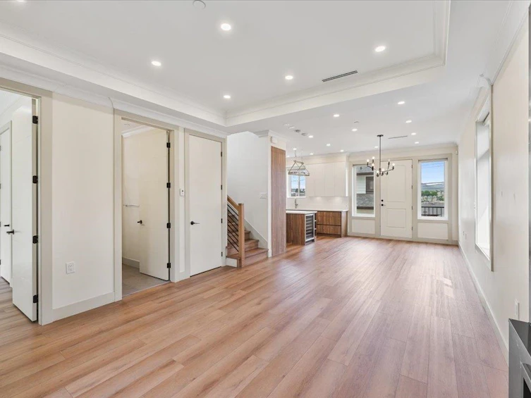 3179 E 16th Avenue, Vancouver, BC, V5M 2M7 - 39