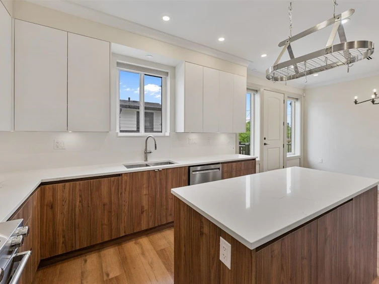 3179 E 16th Avenue, Vancouver, BC, V5M 2M7 - 19
