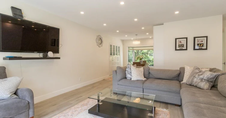 3581 Bluebonnet Road, North Vancouver, BC, V7R 4C9 - 11
