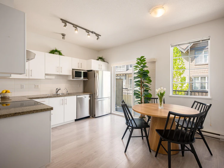 2-8533 Cumberland Place, Burnaby, BC, V3N 5C1 - 8
