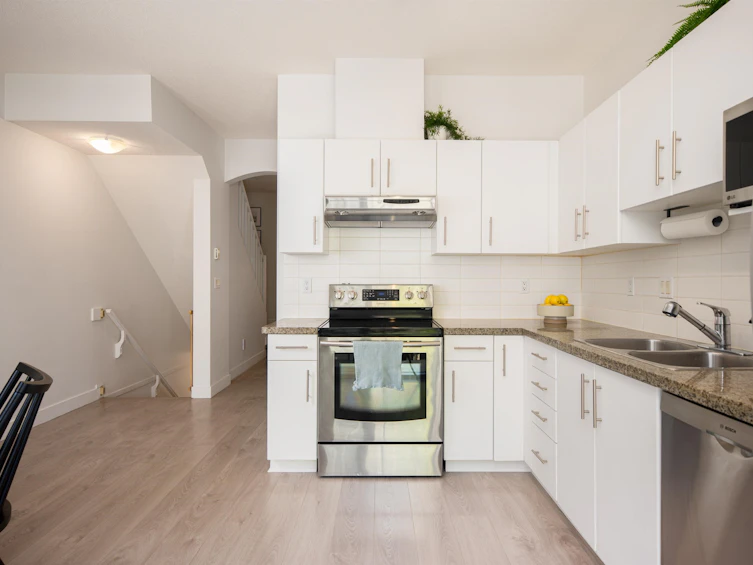 2-8533 Cumberland Place, Burnaby, BC, V3N 5C1 - 10