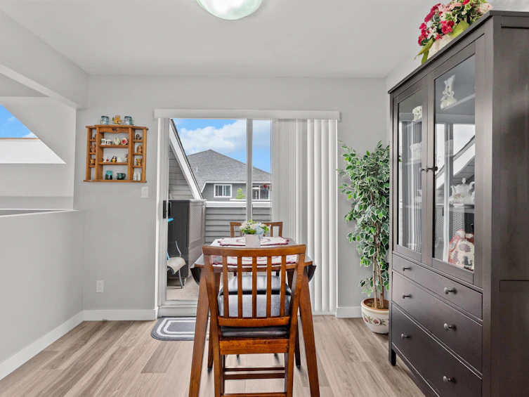 2-6320 48a Avenue, Delta, BC, V4K 4W3 - 5