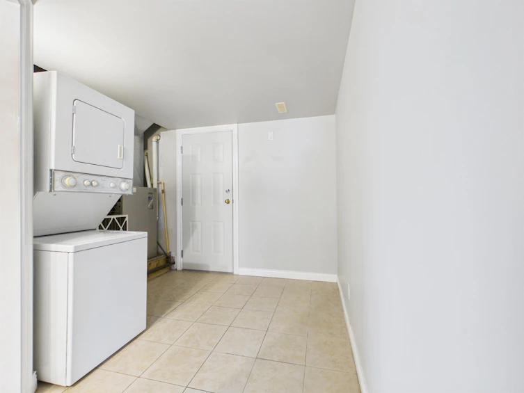 861 Greene Street, Coquitlam, BC, V3C 2B9 - 9