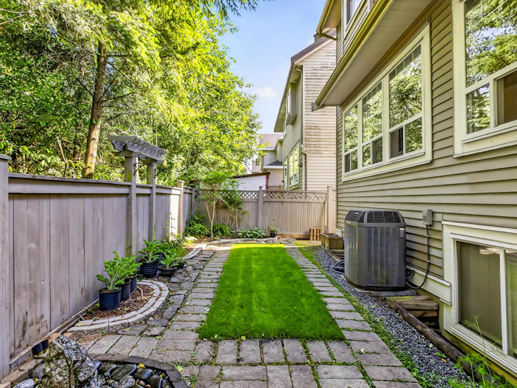 8266 211 Street, Langley, BC, V2Y 0E4 - 36
