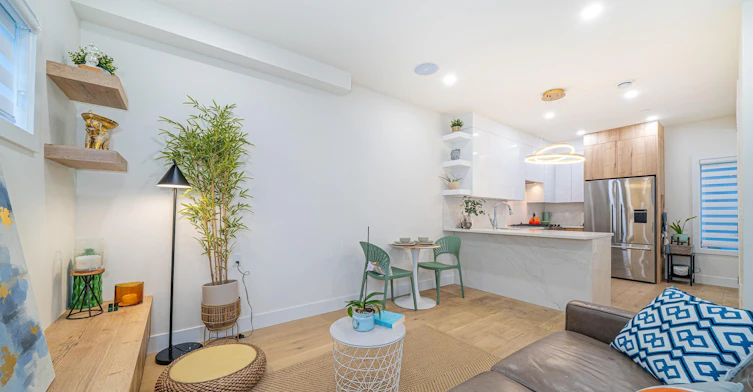 1-369 E16th Ave, Vancouver, BC, V5T 2T7 - 3