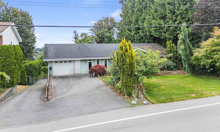 2544 Sunnyside Crescent