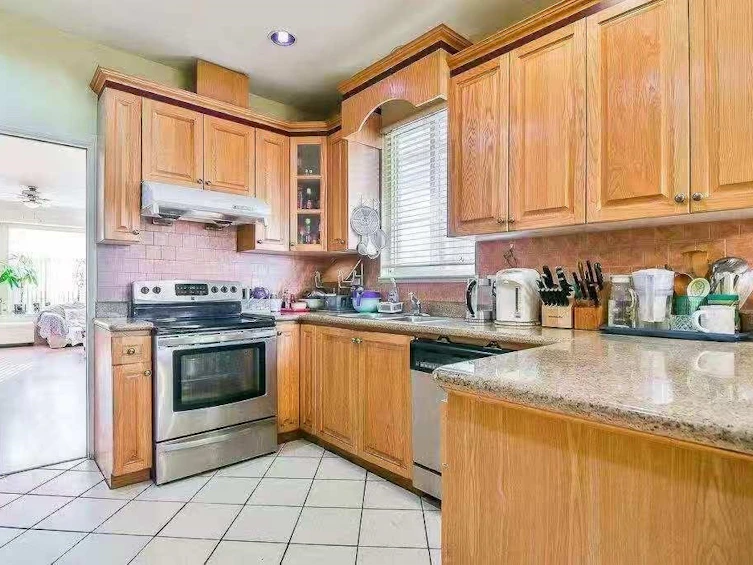 5737 Rumble Street, Burnaby, BC, V5J 2C3 - 4