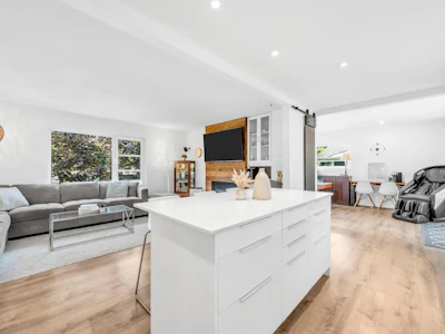 35365 Selkirk Avenue - 4