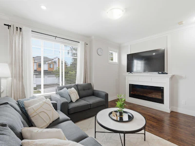 17-8747 162 Street - 4