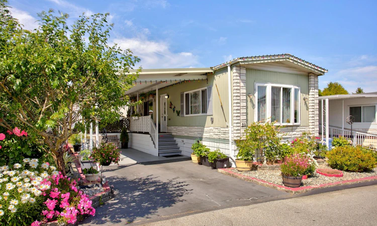 23-15875 20th Avenue