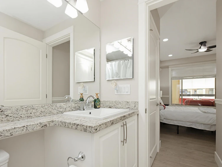 401-32445 Simon Avenue, Abbotsford, BC, V2T 0G7 - 32