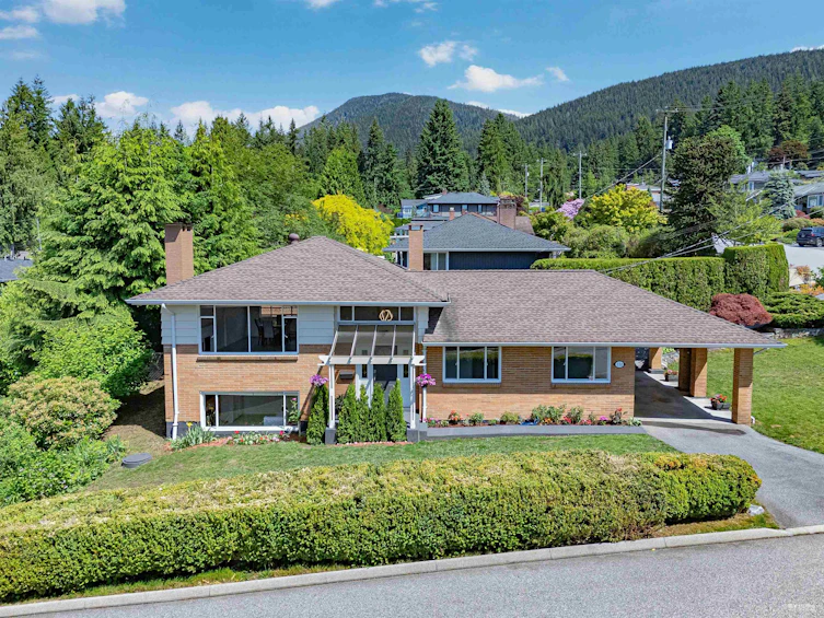330 W Braemar Road, North Vancouver, BC, V7N 2T5 - 24