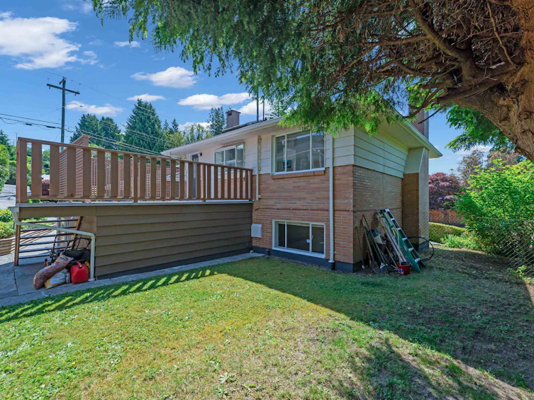 330 W Braemar Road, North Vancouver, BC, V7N 2T5 - 23
