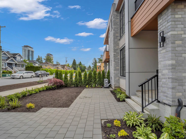 946 Dansey Avenue, Coquitlam, BC, V3K 3G7 - 4