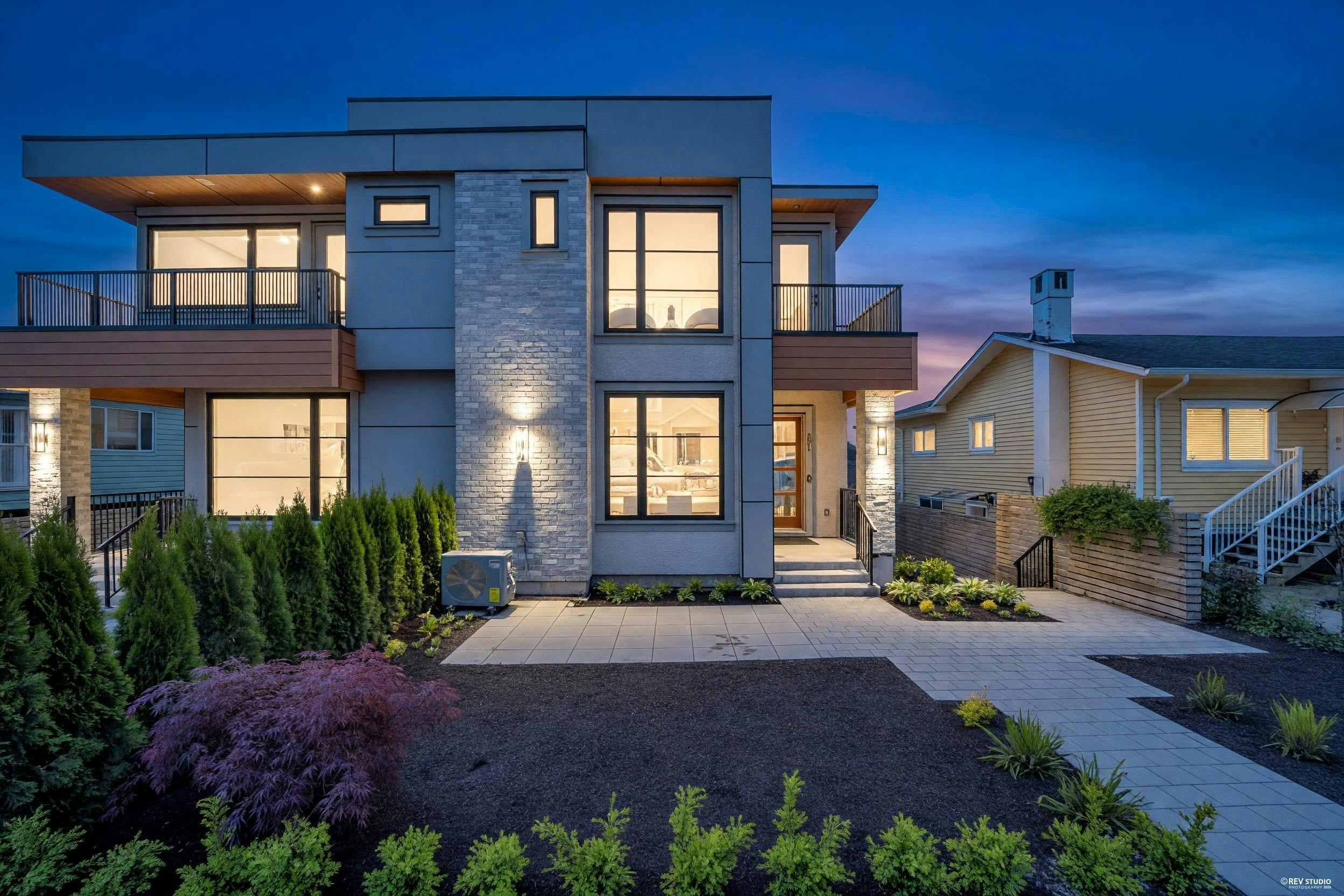 946 Dansey Avenue, Coquitlam, BC, V3K 3G7