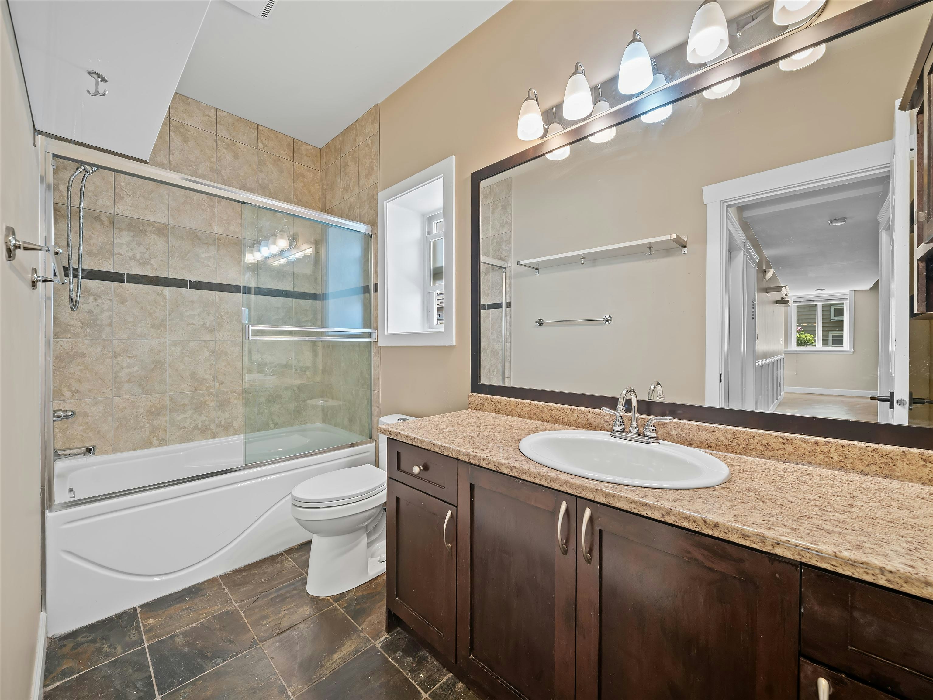35599 Zanatta Lane, Abbotsford, BC, V3G 0B4 - 36