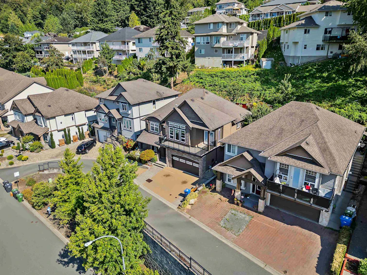 35599 Zanatta Lane, Abbotsford, BC, V3G 0B4 - 3