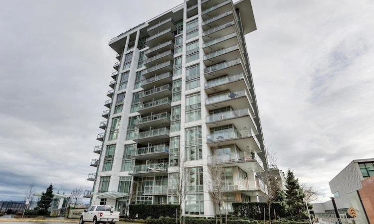 203-200 Nelson's Crescent