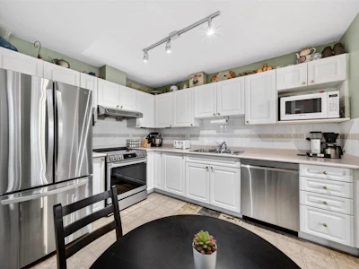 122-2678 Dixon Street - 4