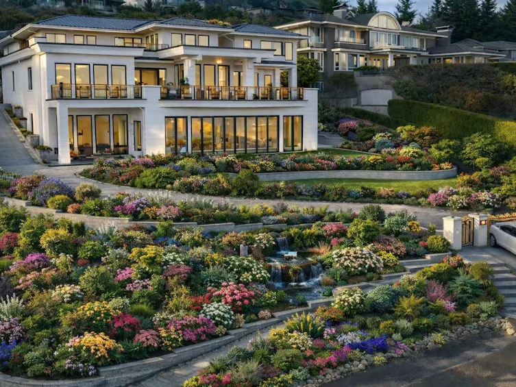 835 Farmleigh Road, West Vancouver, BC, V7S 1Z8