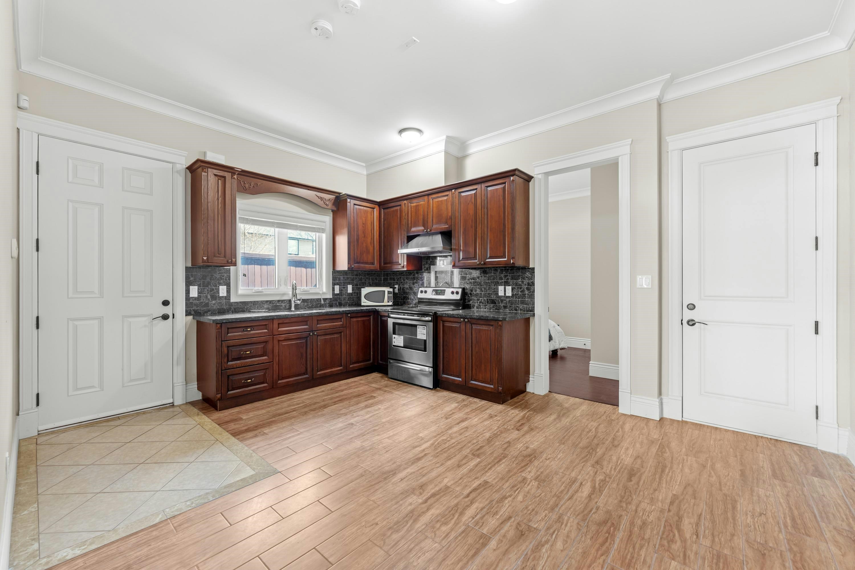 8651 Williams Road, Richmond, BC, V7A 1G7 - 11
