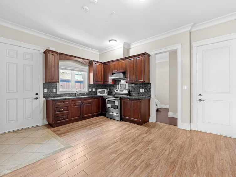 8651 Williams Road, Richmond, BC, V7A 1G7 - 11