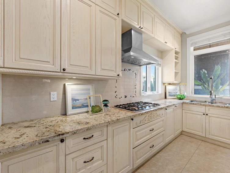 8651 Williams Road, Richmond, BC, V7A 1G7 - 9