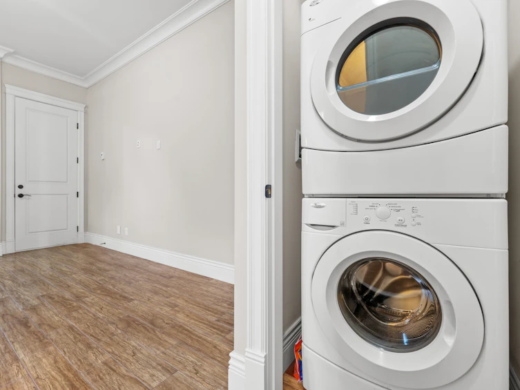 8651 Williams Road, Richmond, BC, V7A 1G7 - 13