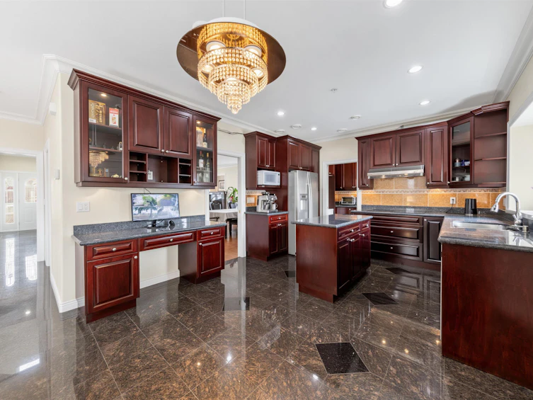 6899 Fleming Street, Vancouver, BC, V5P 3H4 - 9