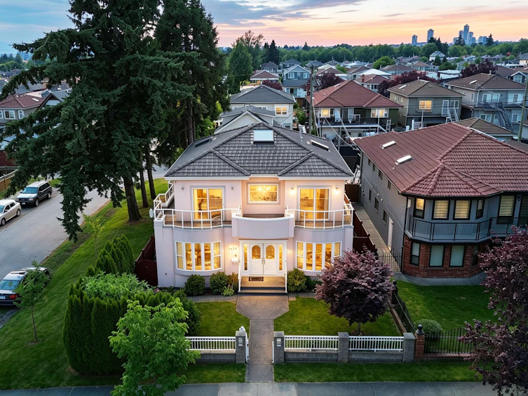 6899 Fleming Street, Vancouver, BC, V5P 3H4 - 2