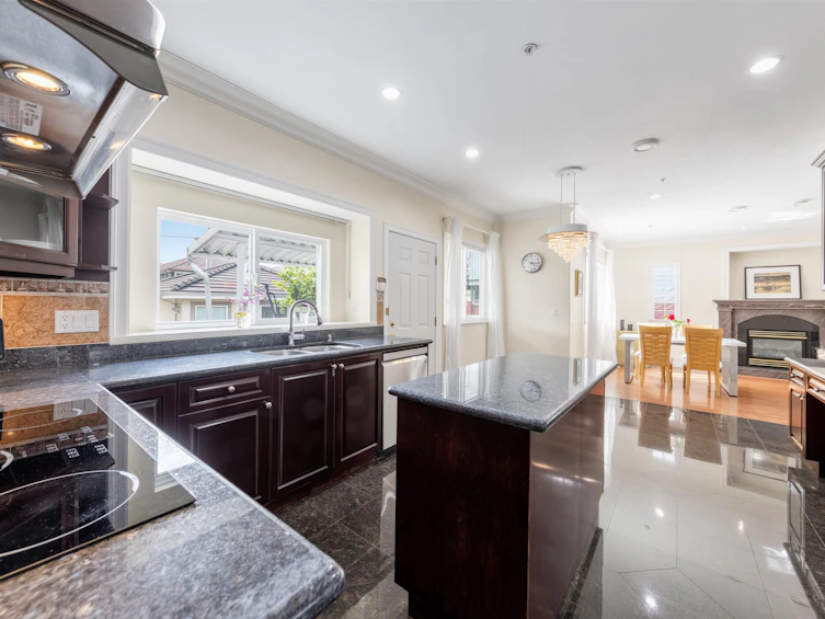 6899 Fleming Street, Vancouver, BC, V5P 3H4 - 11