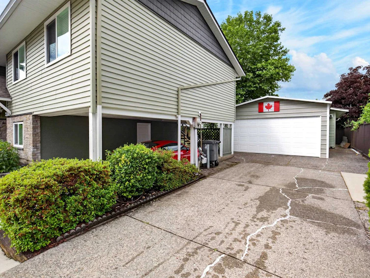 6323 Charbray Place, Surrey, BC, V3S 5H6 - 28