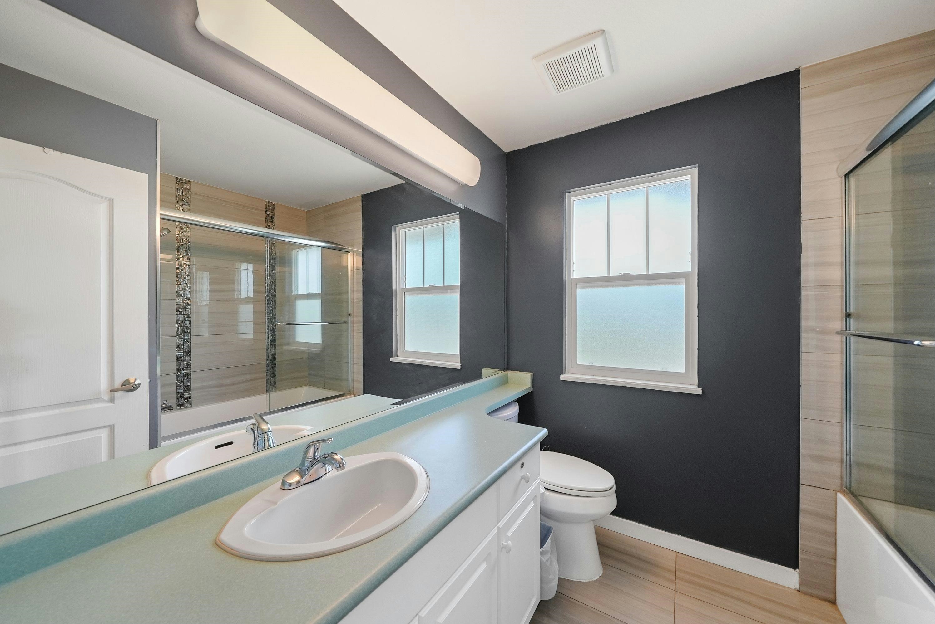 18568 64b Avenue, Surrey, BC, V3S 8S9 - 16