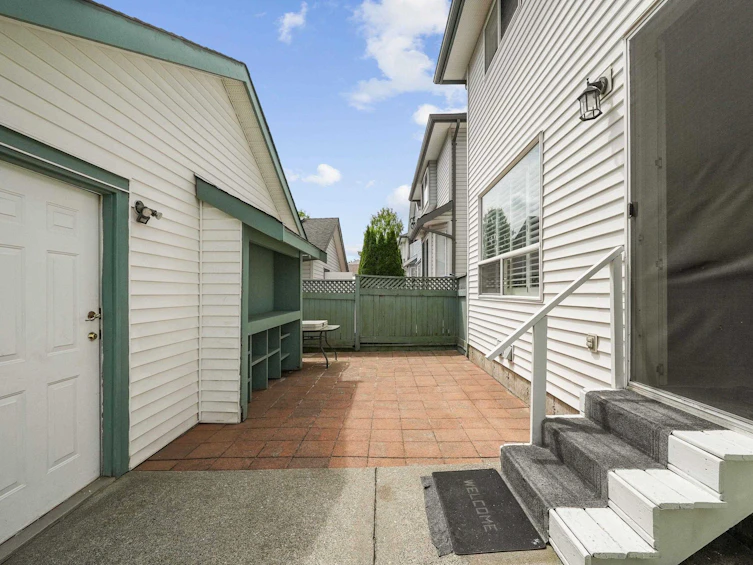 18568 64b Avenue, Surrey, BC, V3S 8S9 - 17