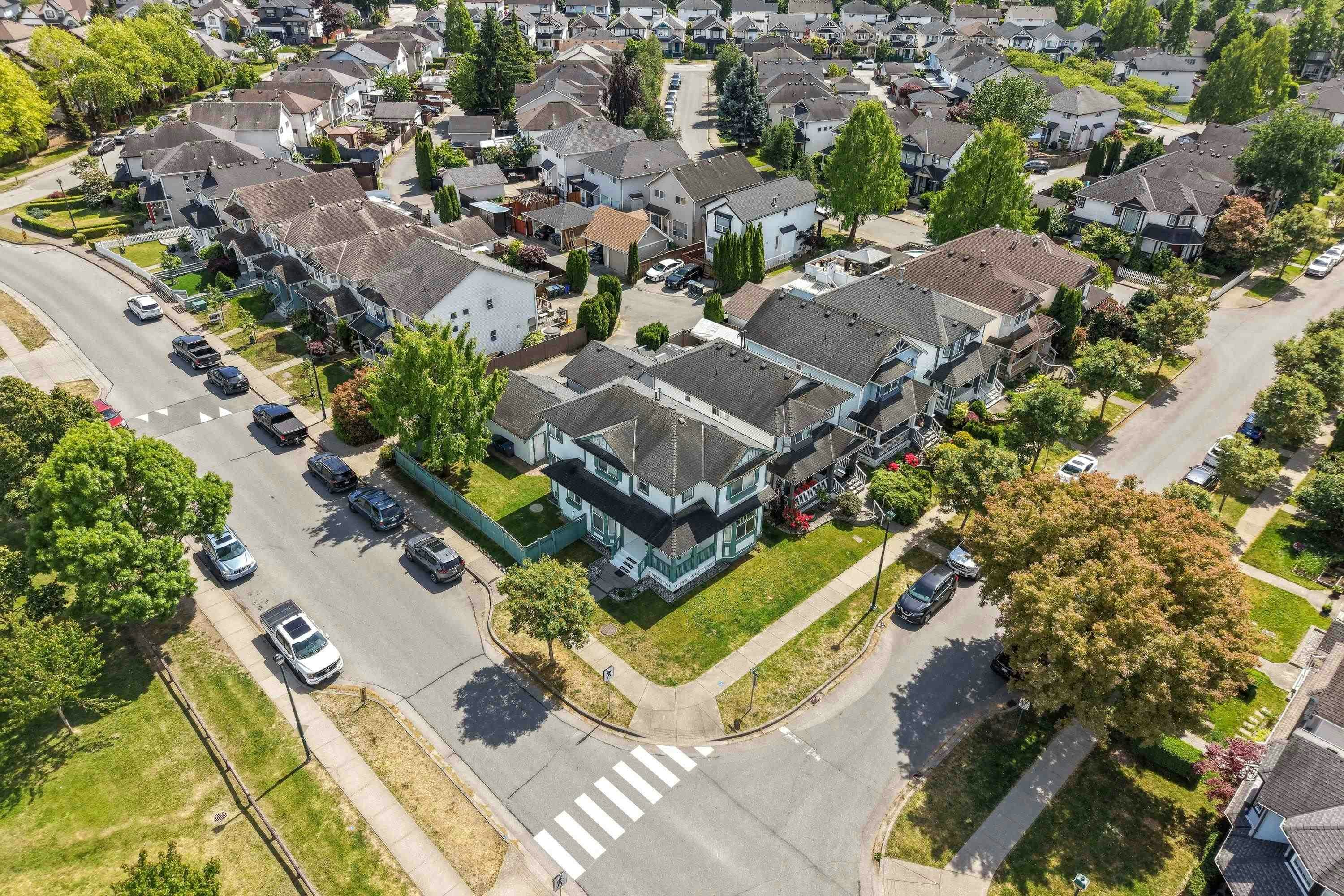 18568 64b Avenue, Surrey, BC, V3S 8S9 - 22