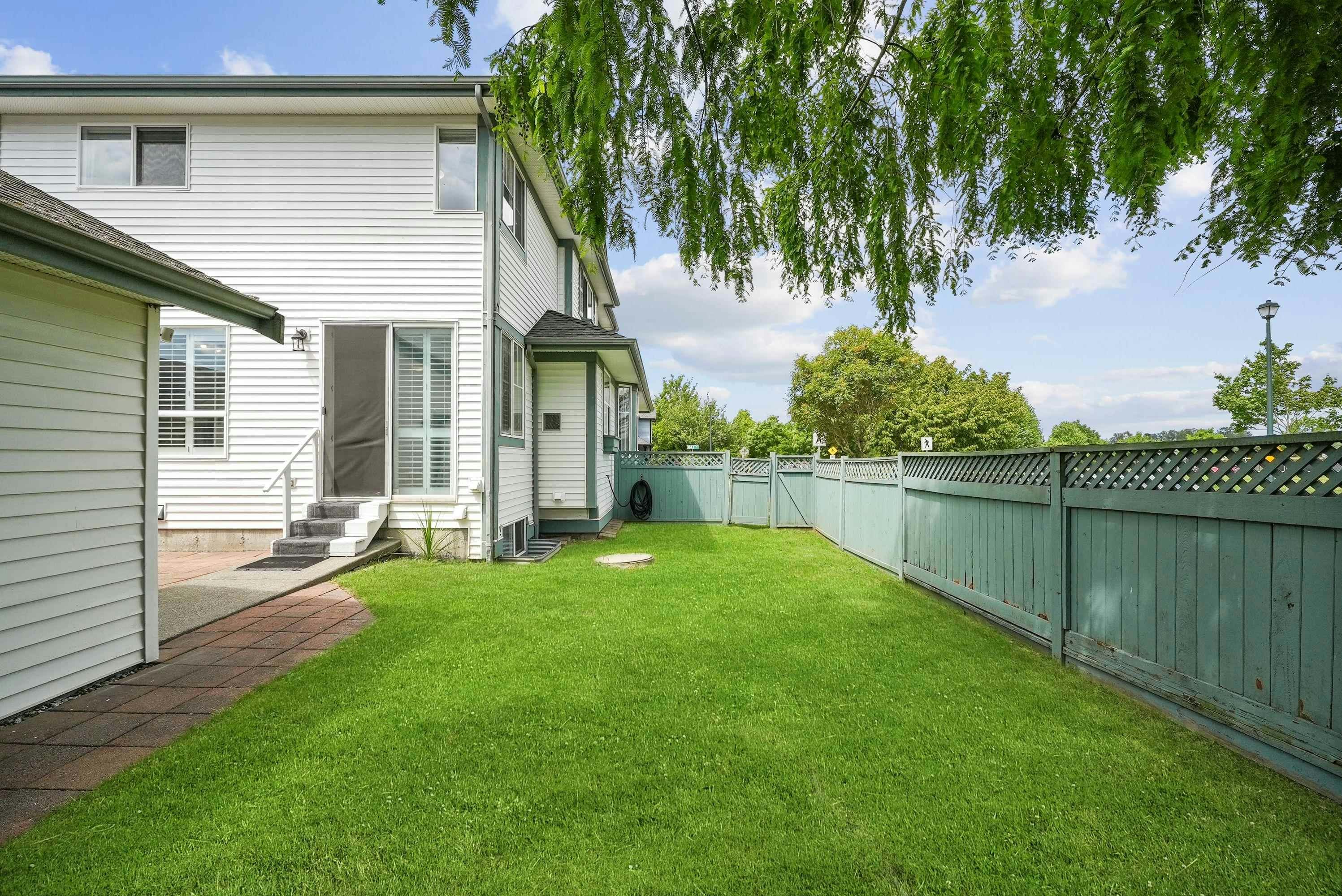 18568 64b Avenue, Surrey, BC, V3S 8S9 - 18