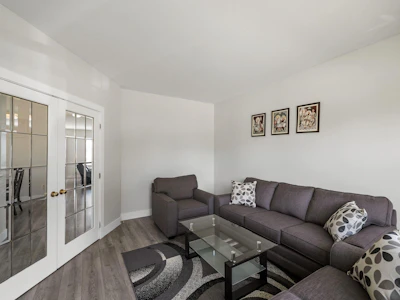 18568 64b Avenue - 4