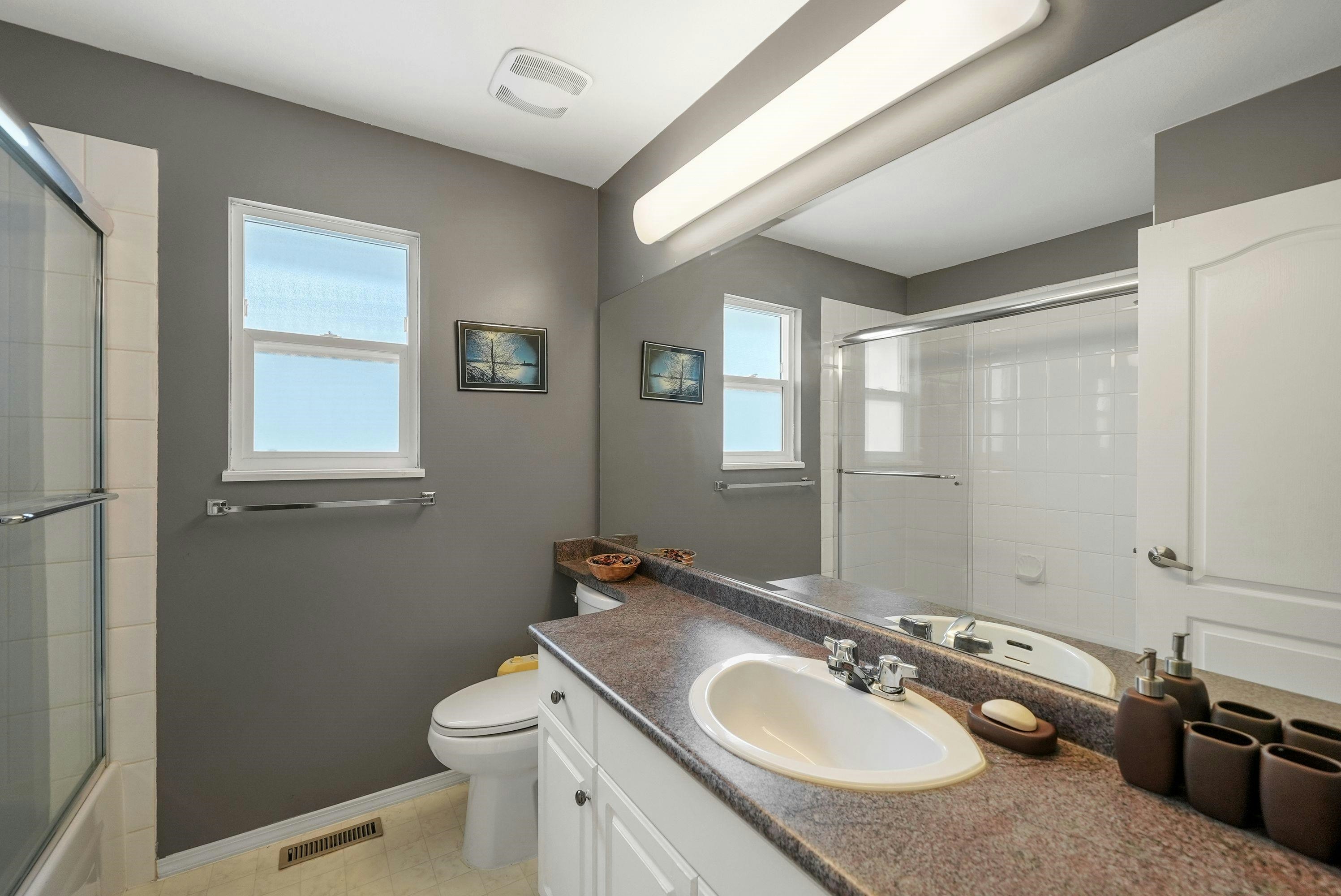 18568 64b Avenue, Surrey, BC, V3S 8S9 - 14