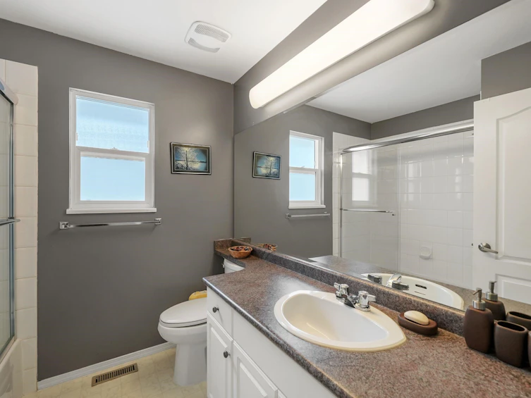 18568 64b Avenue, Surrey, BC, V3S 8S9 - 14