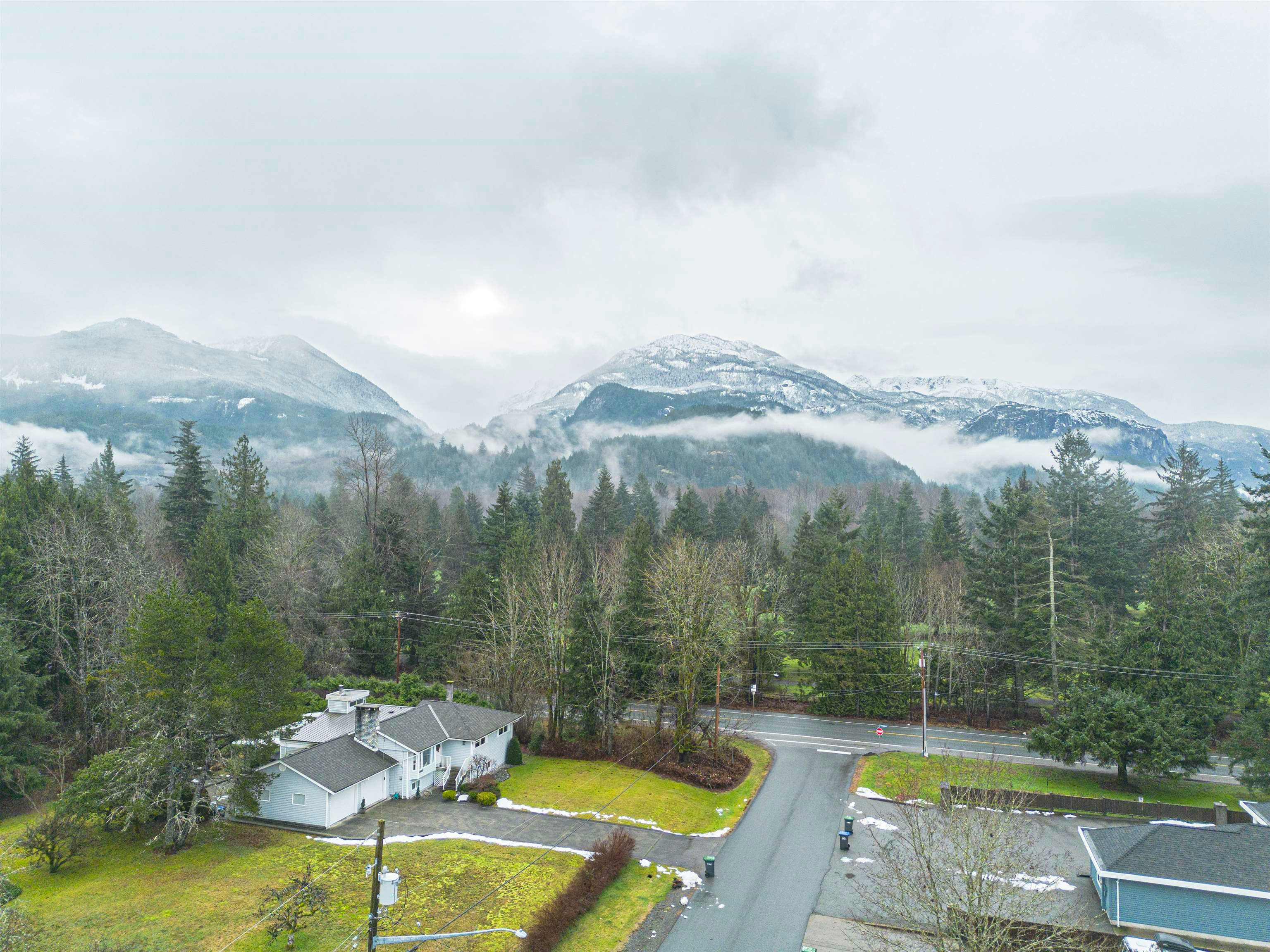 40127 Kalodon Road, Squamish, BC, V0N 1T0 - 16