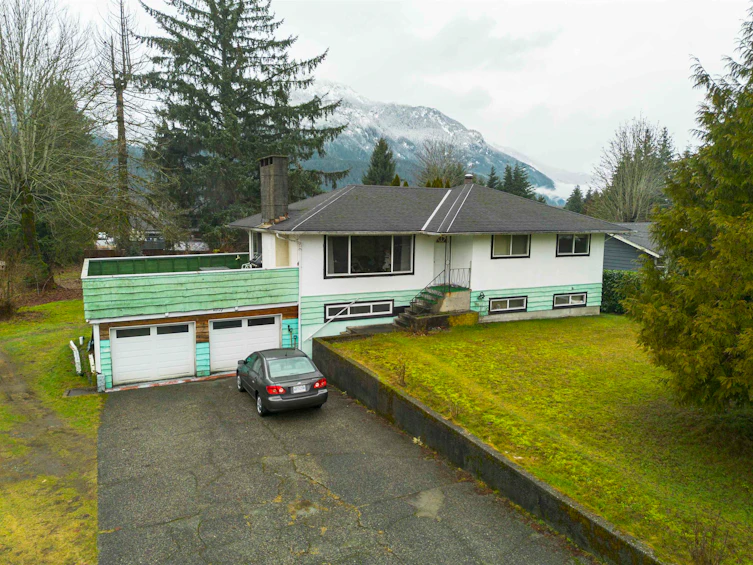 40127 Kalodon Road, Squamish, BC, V0N 1T0 - 3