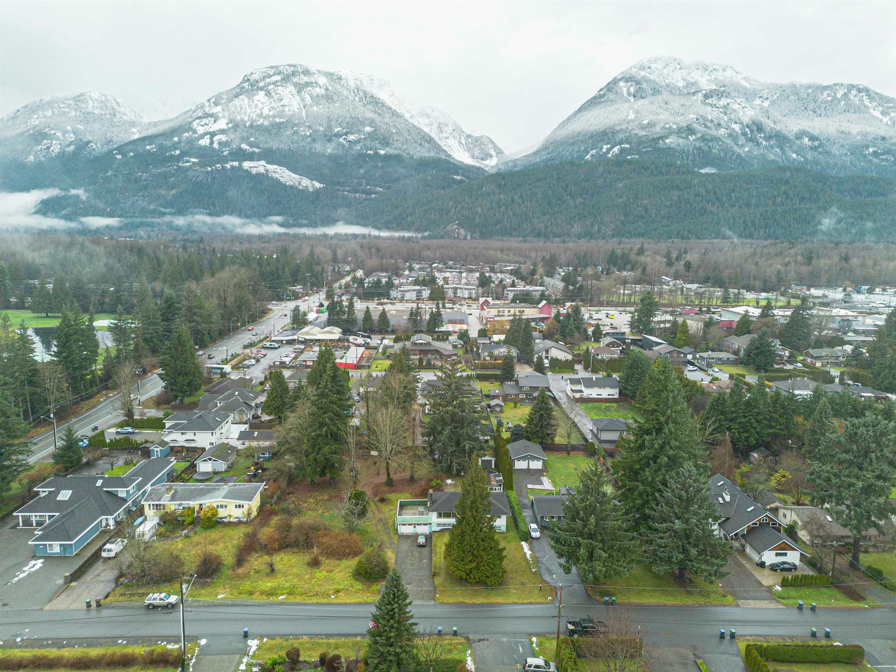 40127 Kalodon Road, Squamish, BC, V0N 1T0 - 17