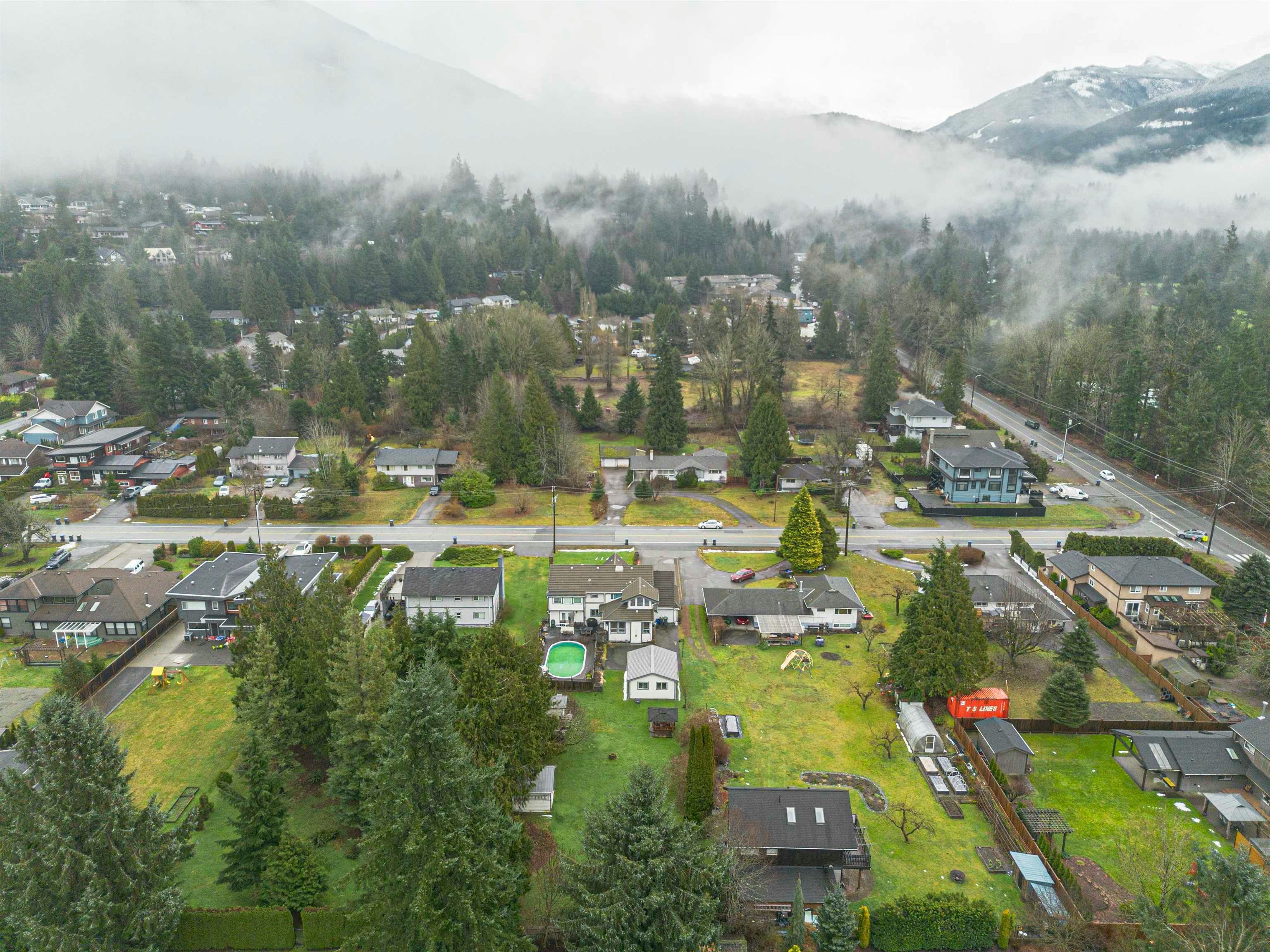 40127 Kalodon Road, Squamish, BC, V0N 1T0 - 10