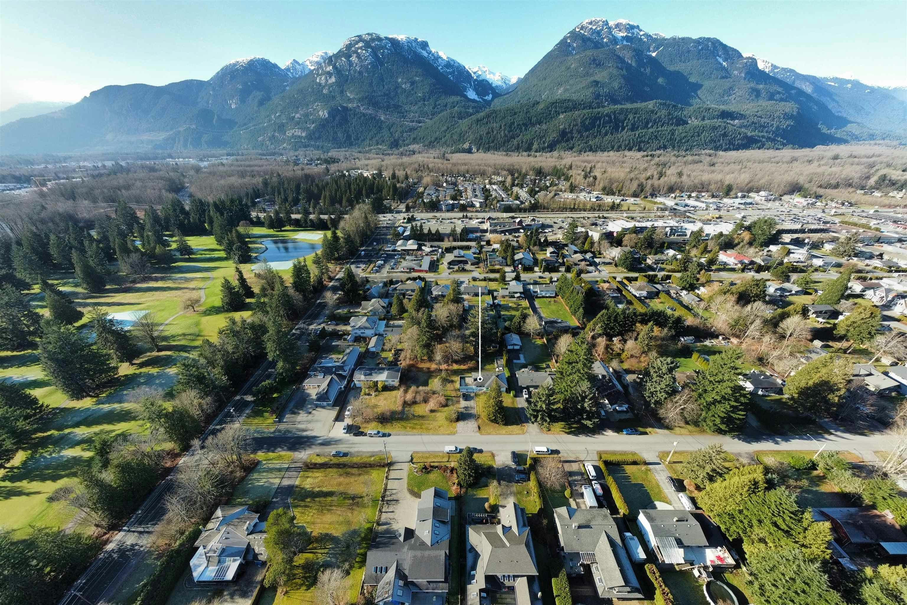 40127 Kalodon Road, Squamish, BC, V0N 1T0 - 12