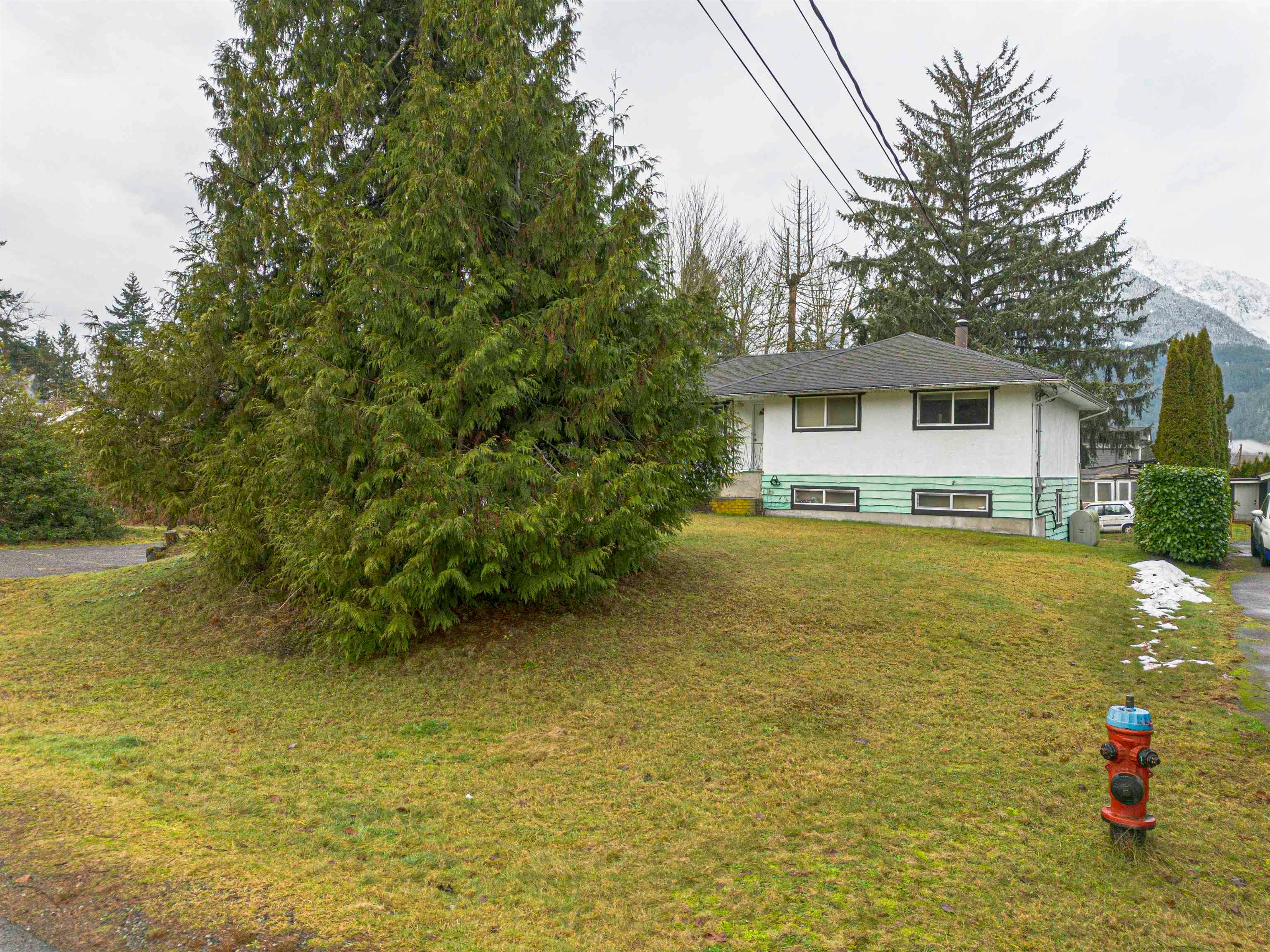 40127 Kalodon Road, Squamish, BC, V0N 1T0 - 21